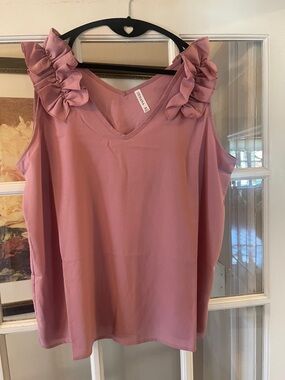 NWOT ZENANA ruffle shoulder sleeveless top in 3X